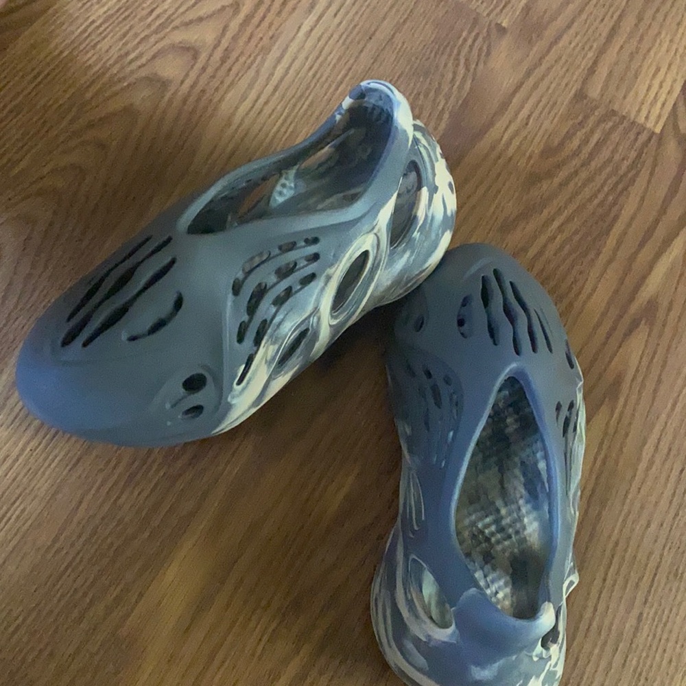Yeeezy foam runners